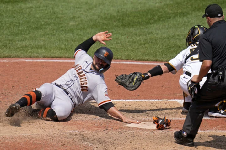 Conforto, Bailey hit 10th-inning doubles and Giants beat Pirates 8-4 to win 5th straight