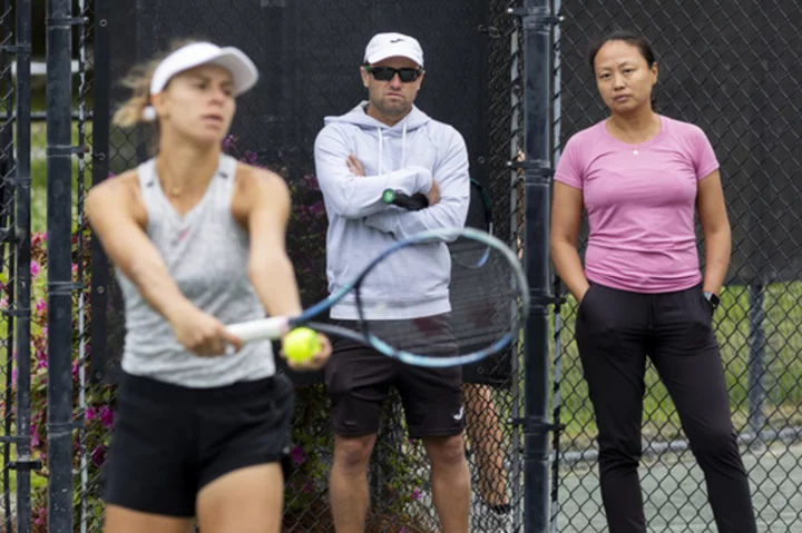 Women's tennis tour program provides education, exposure for female coaches