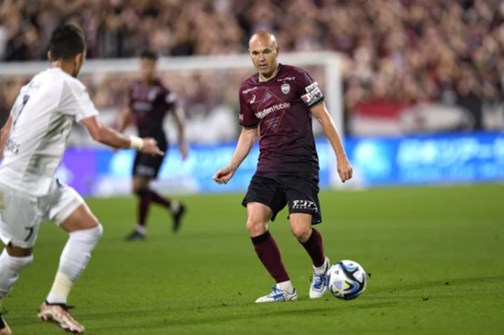 Iniesta says farewell to Japanese soccer with rare start for Kobe