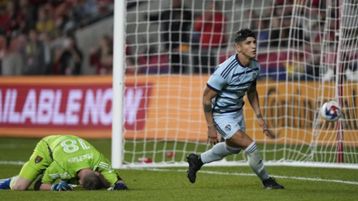 Sporting KC clinches playoff spot after 3-1 victory over Minnesota United