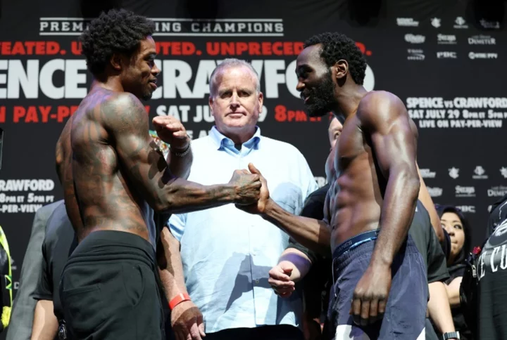 Spence, Crawford make weight for welterweight unification showdown