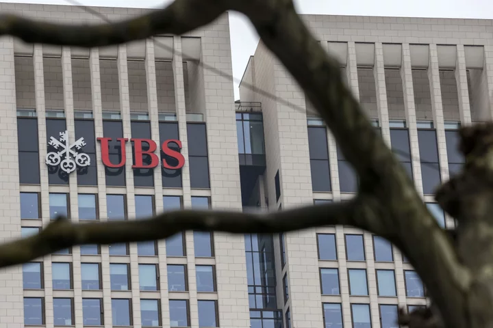 UBS Seeks to Wipe Out €1.8 Billion Tax Fine at Top French Court