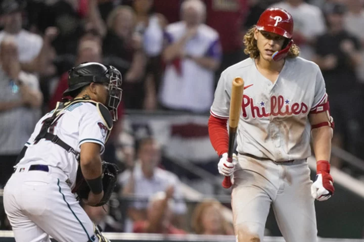 Phillies' bats go quiet during 2-1 loss to Diamondbacks in Game 3 of NL Championship Series