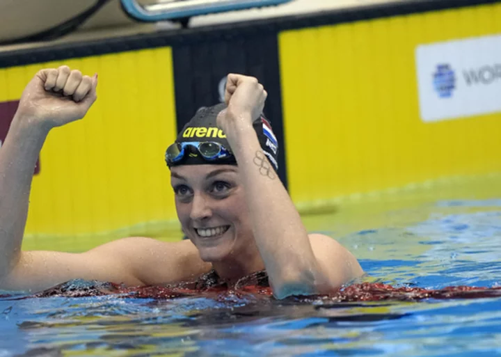 Mollie O’Callaghan and Qin Haiyang complete sweeps at the swimming world championships in Japan