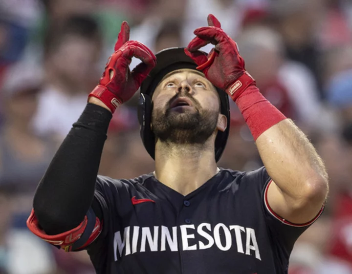 Joey Gallo homers twice, Pablo López throws 6 shutout innings in Twins' 8-1 win over Phillies