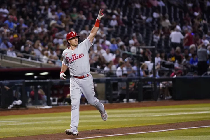 Castellanos' sacrifice fly in 10th lifts Phillies to 4-3 win over Diamondbacks