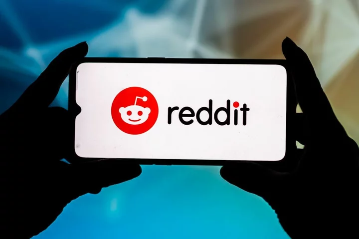 Reddit just got better for people who aren't logged in