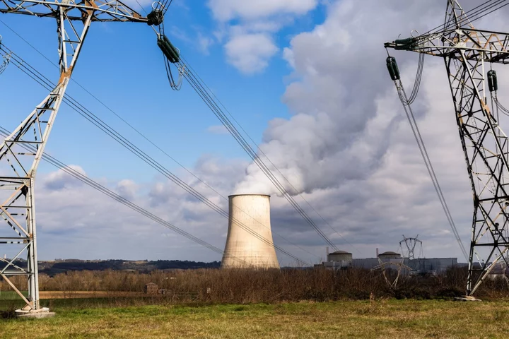 Germany Eyes Options to End Impasse With France on Nuclear Power