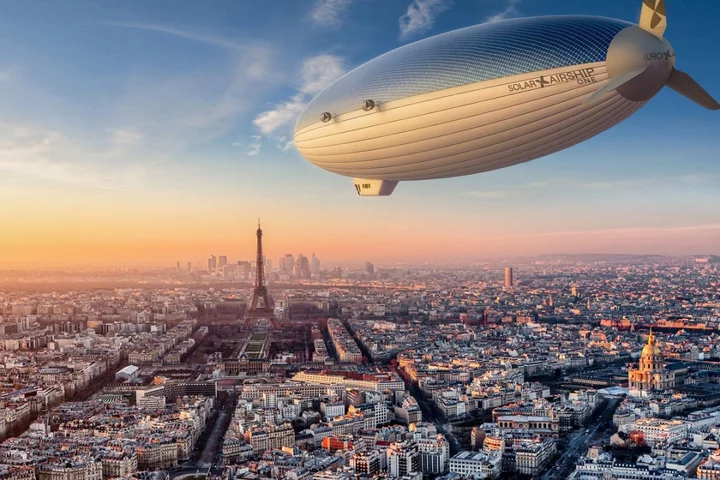 Solar airship targets first non-stop round-the-world flight without fossil fuels