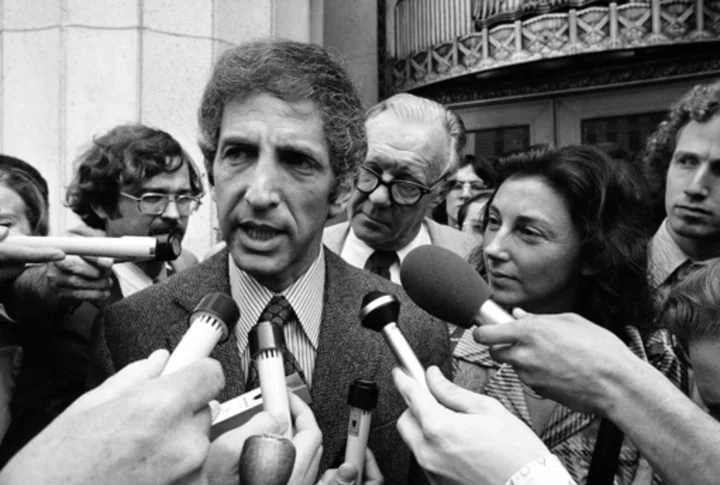 Daniel Ellsberg, who leaked Pentagon Papers exposing Vietnam War secrets, dies at 92