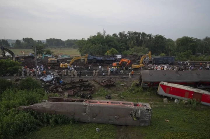 Indian railways official says error in signaling system led to crash that killed 275 people