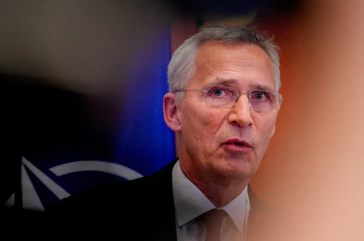 Nato chief says Russia must not be allowed ‘to take pieces of Ukraine’