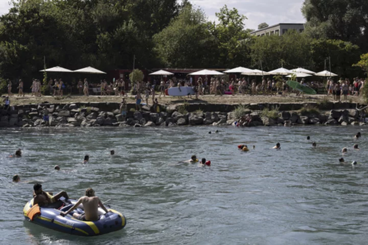 Swiss glaciers under threat again as heat wave drives zero-temperature level to record high