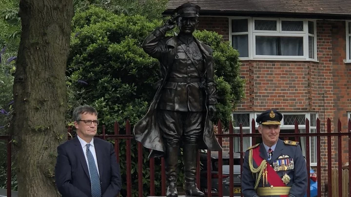 Statue unveiled in honour of Polish World War Two hero in Newark