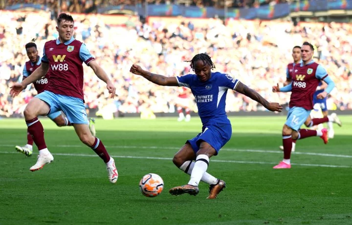 Soccer-Sterling stars as Chelsea secure back-to-back league wins