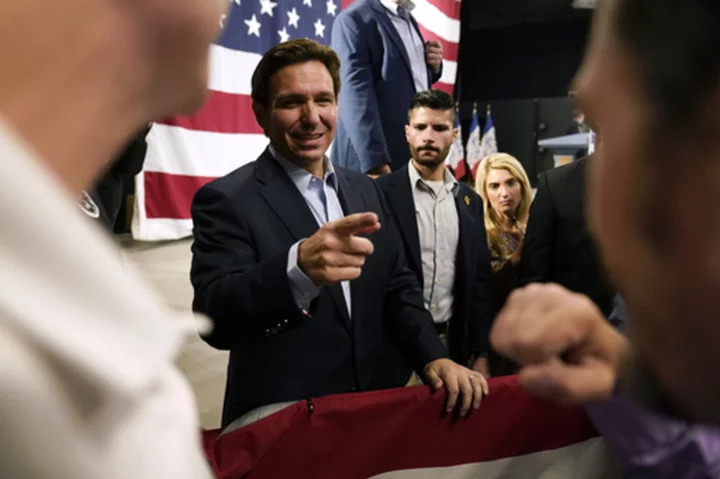 DeSantis looks to connect with voters during 1st full day of campaigning in Iowa