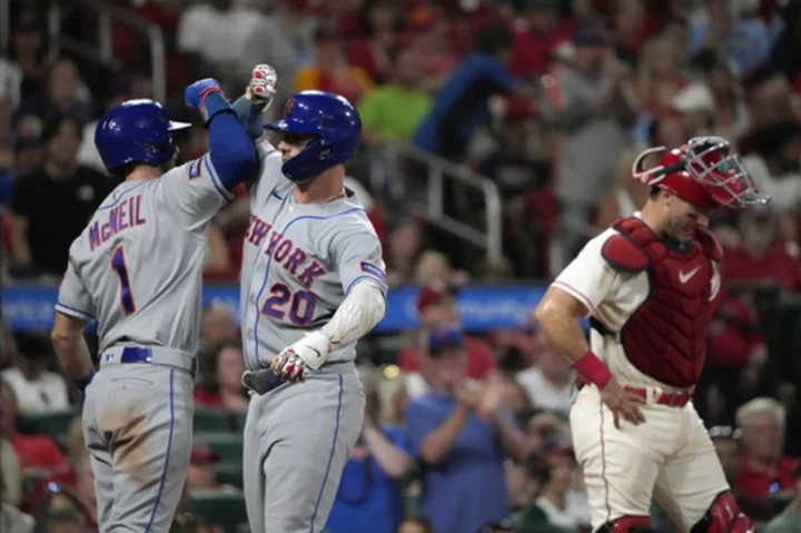 Mets extend winning streak to four games with a 13-2 rout of the struggling Cardinals