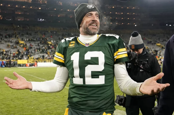 Aaron Rodgers fires back at Packers front office in tell-all interview