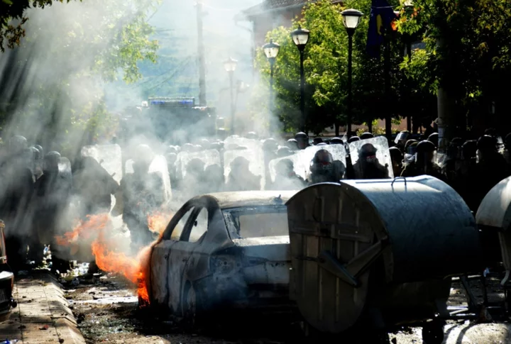 Serbs gather again in northern Kosovo after clashes